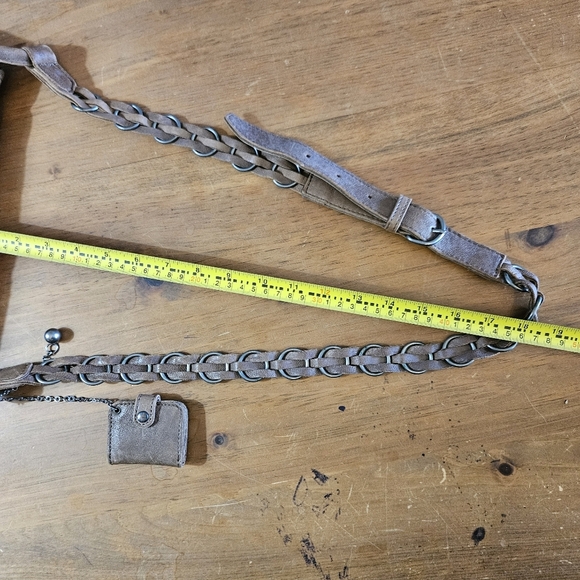 Pablo - Made in France - Brown Leather Messenger Style Crossbody Bag - Picture 16 of 16